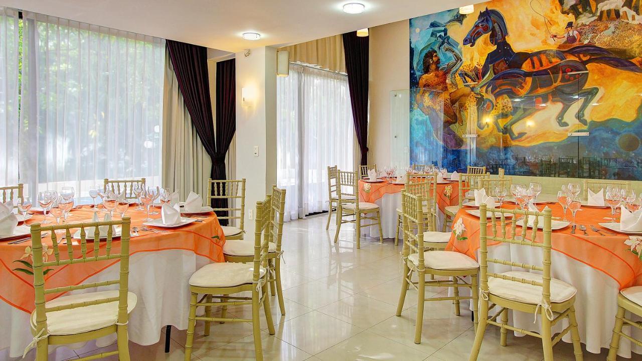 Fiesta Inn Villahermosa Cencali Zewnętrze zdjęcie
