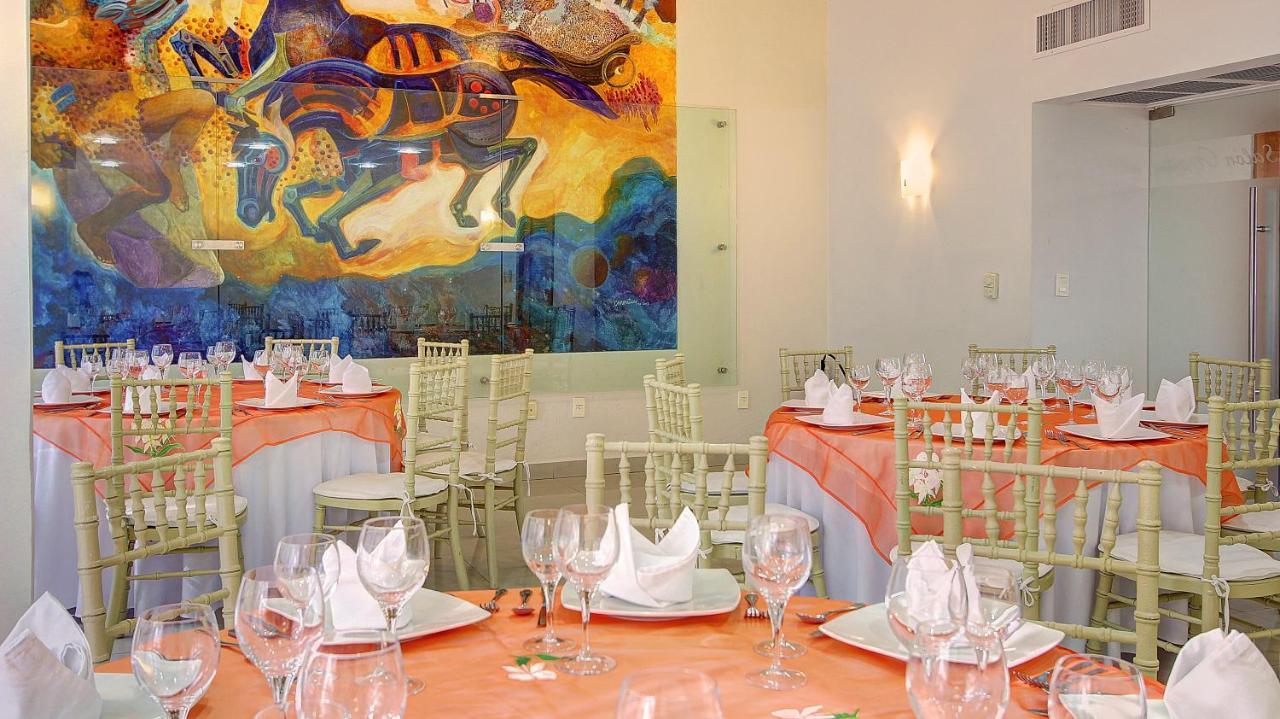 Fiesta Inn Villahermosa Cencali Zewnętrze zdjęcie