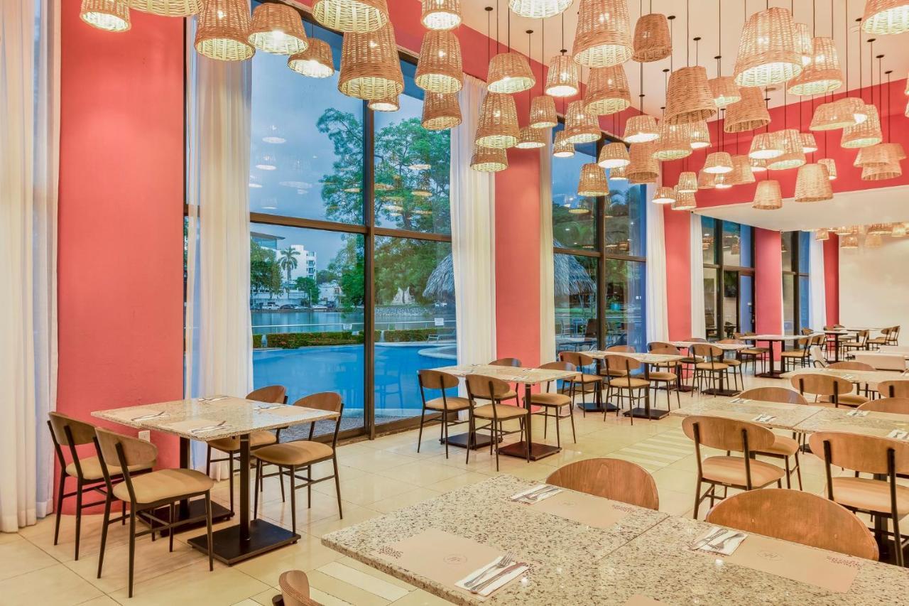 Fiesta Inn Villahermosa Cencali Zewnętrze zdjęcie